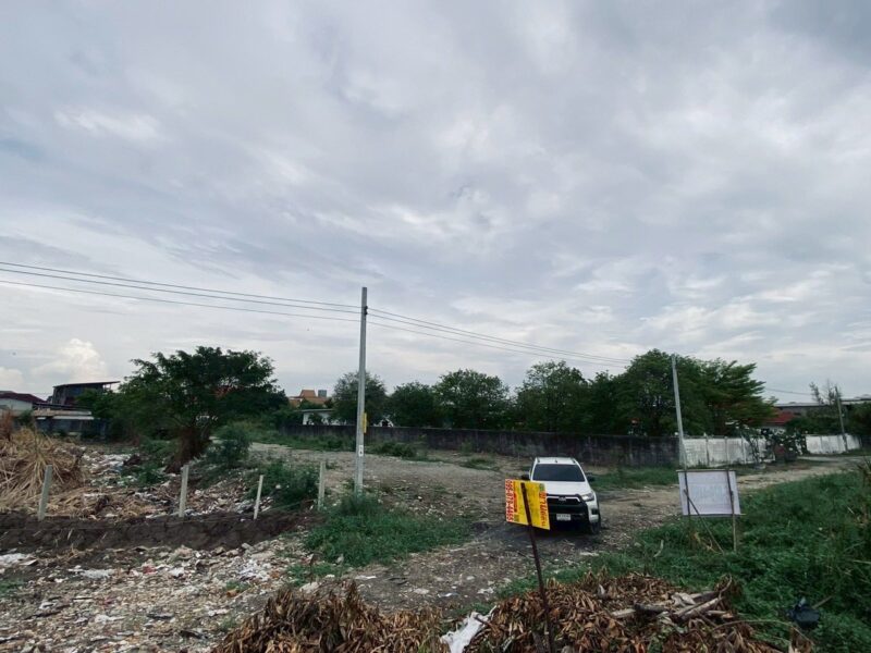 ขายที่ดินใกล้สวน 50 พรรษา มหาจักรีสิรินธร 221 ตรว ติดถนนสาธารณะ 2ด้าน ซอยชุมชนมหาดไทย 2 ประเวศ กทม.