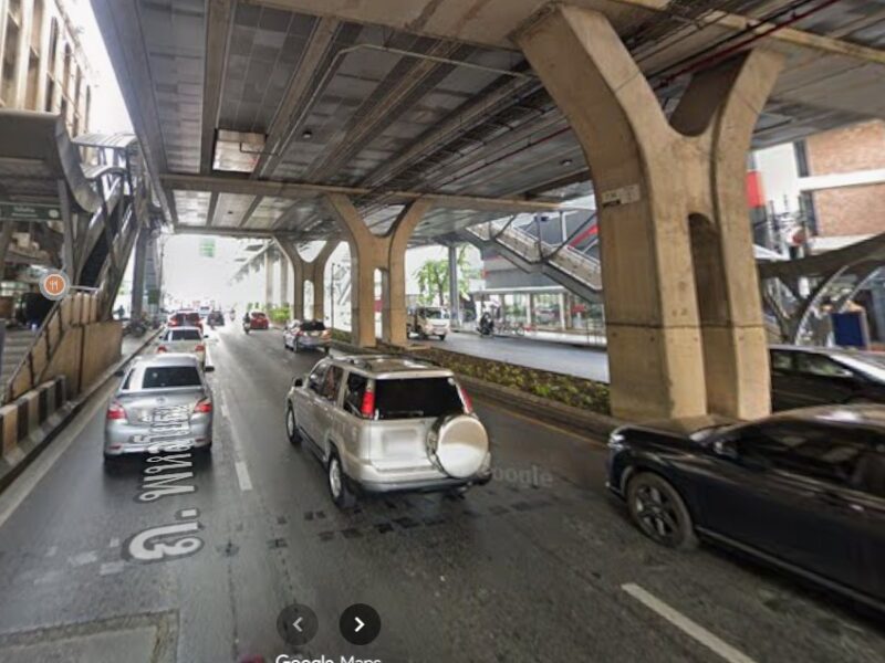 ขายด่วน ที่ดินติดถนนรัชดาภิเษก ใกล้เมเจอร์รัชโยธินเพียง 500 เมตร ราคาถูกที่สุดแปลงสุดท้าย ติดต่อ 063-363-4664