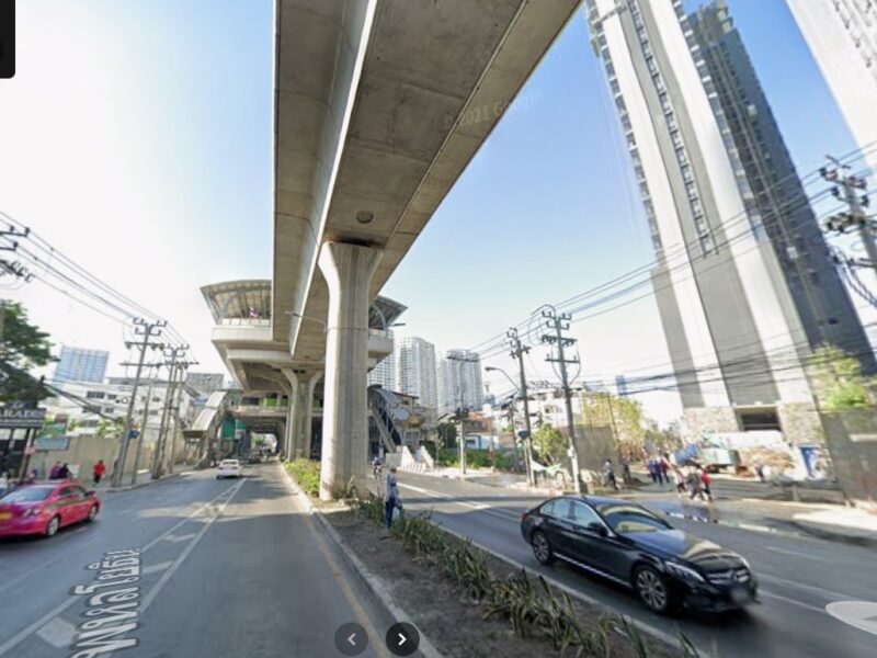 ขายด่วน ที่ดินติดถนนรัชดาภิเษก ใกล้เมเจอร์รัชโยธินเพียง 500 เมตร ราคาถูกที่สุดแปลงสุดท้าย ติดต่อ 063-363-4664