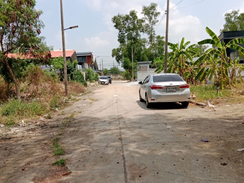 ขายที่ดิน 120 ตรว. เวิลด์คลับแลนด์ โครงการ 3 ต. คลองสี่ อ. คลองหลวง จ. ปทุมธานี เข้าซอยคลองหลวง 10 ไปเพียง 150 เมตร