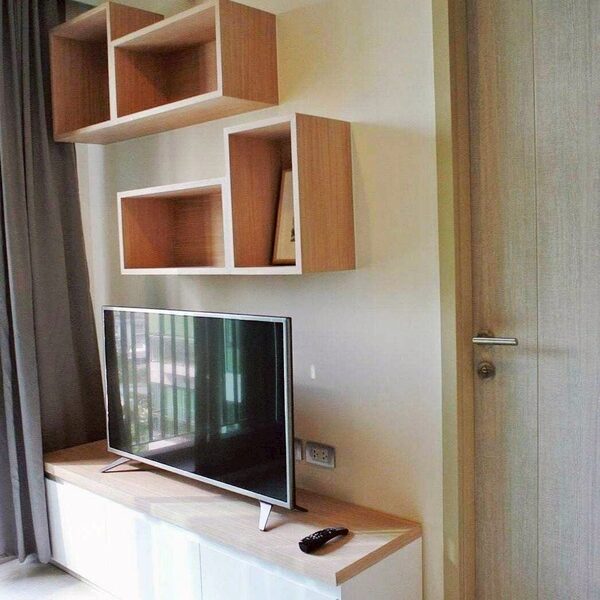 For sale RHYTHM SUKHUMVIT 36-38 ใจกลางทองหล่อ ใกล้ BTS ชั้น 10 วิวสระ โทร 094-9963362