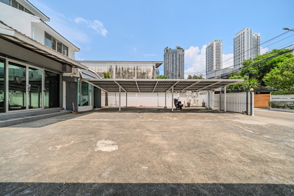 ให้เช่า,เซ้ง,ขาย บ้าน ทำสำนักงาน -ลาดพร้าว ซอย8 ทำเลทอง ใจกลางเมือง ใกล้ MRT โทร 0906360022