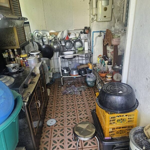 ให้เช่าบ้านเอื้อาธร 7/1 คลอง7 ธัญบุรี ปทุมธานี พร้อมเฟอร์ เดือนละ 3,800 บาท โทร 0866675297