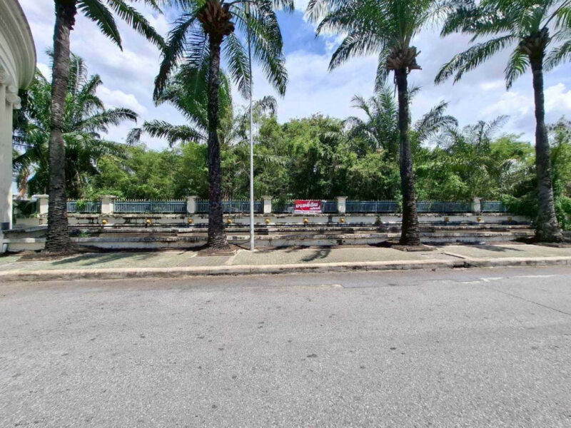 ขาย ที่ดิน หมู่บ้าน Evergreen city บางแค 580 ตรว อยู่ริมถนนเมนของโครงการ
