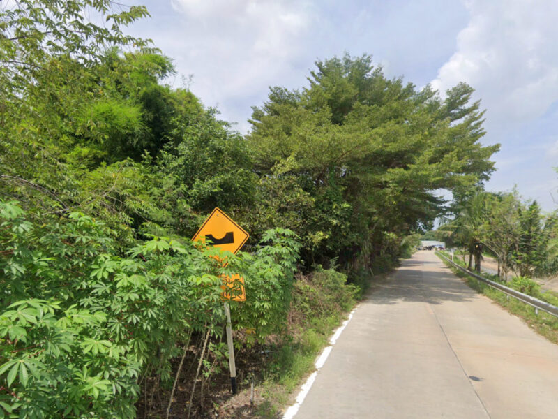 ขาย ที่ดิน ริมถนนมอเตอร์เวย์ อ.ศรีราชา 45 ไร่กว่า เหมาะทำจัดสรร โกดัง