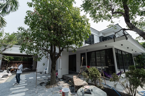 ขายบ้าน หมู่บ้าน ลัดดารมย์ อิลิแกรนช์ ราชพฤกษ์-รัตนาธิเบศ นนทบุรี รีโนเวทใหม่ ทำเลสวย โทร 0944836998