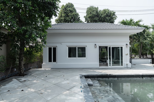 ขายบ้านเดี่ยว ลัดดารมย์ อิลิแกนซ์ ราชพฤกษ์ ทำใหม่ทั้งหลัง ตกแต่งสไตล์ยุโรป โทร 0944836998