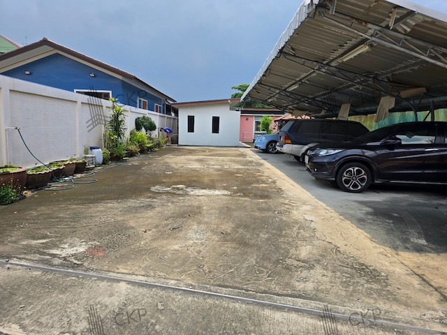 ขายบ้านพร้อมพื้นที่ขนาดใหญ่ ทำเลใกล้ถนนปู่เจ้าสมิงพราย บ้านพักอาศัยพร้อมพื้นที่จอดรถ หรือปรับใช้เป็นโฮมออฟฟิศในทำเลเดินทางสะดวก | 93391