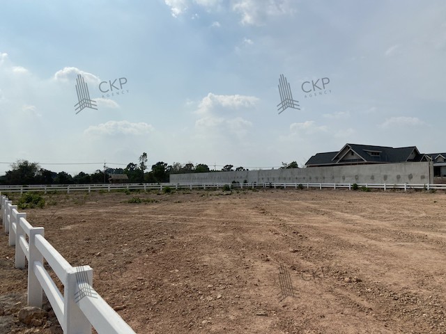 ขายที่ดินแปลงสวย นครนายก หน้ากว้างประมาณ 49 เมตร ลึกประมาณ 39 เมตร มีน้ำ-ไฟครบ พร้อมต่อยอดใช้งาน เหมาะสำหรับปลูกบ้านพักอาศัย | 93387