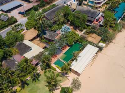 🔥 **[RARE ITEM] ขายด่วน! รีสอร์ทติดชายหาดส่วนตัว ปากน้ำปราณ 13 ไร่เศษ คุยตรงเจ้าทรัพย์ พร้อมจบ!**