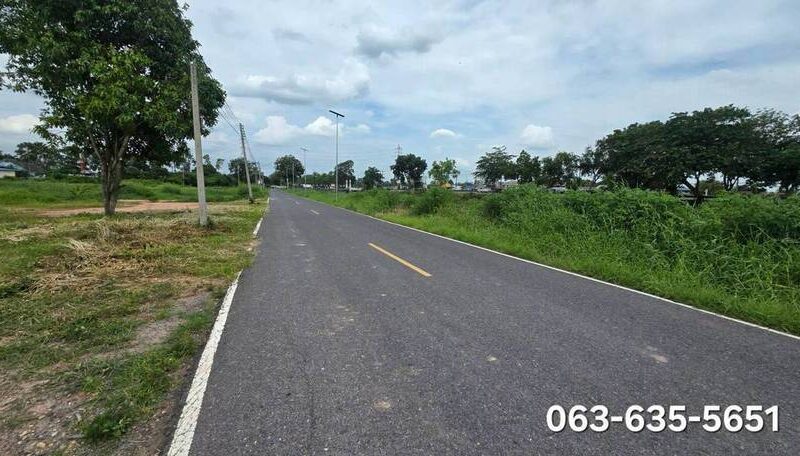 ขายที่ดินแปลงใหญ่ ทำเลสวย ถมแล้วเต็มแปลง ตรงข้ามบะหมี่โหน่ง นครนายก ต.พรหมณี อ.เมืองนครนายก โฉนดครุฑแดง 2 โฉนด