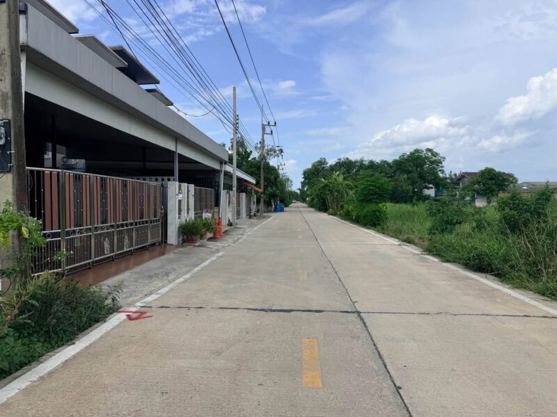 ขายด่วนที่ดินใกล้วัดพระธรรมกาย 106 ตารางวา ติดถนนคอนกรีตสาธารณะ ซอยคลองสาม 9/11 คลองหลวง ปทุมธานี