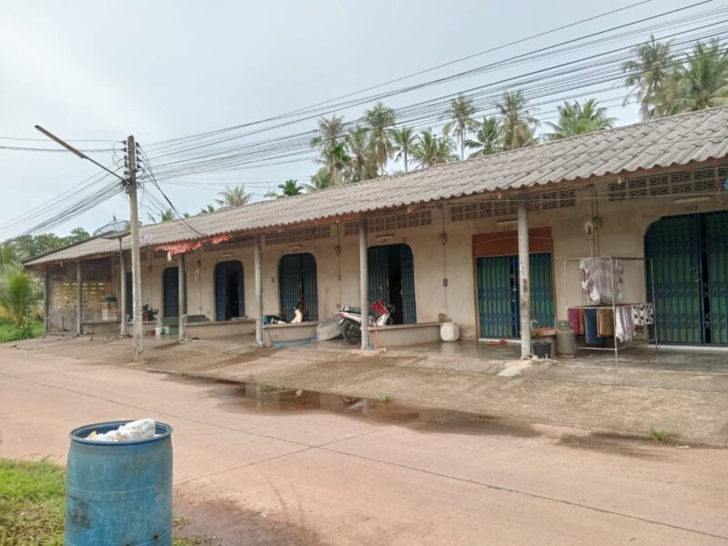 ขายด่วนห้องเช่า10ห้อง ต.ท่ายาง อ.เมือง จ.ชุมพร