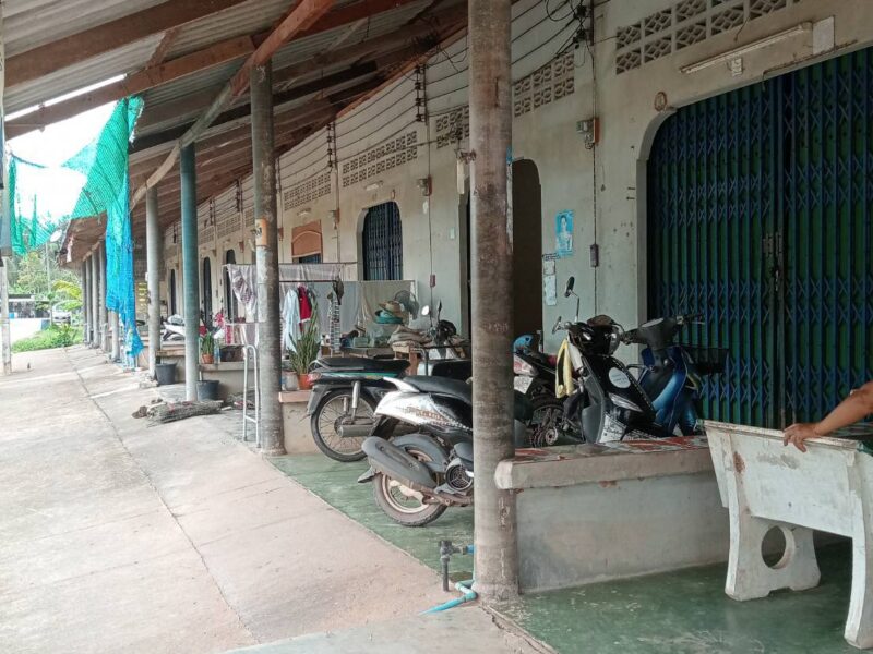 ขายด่วนห้องเช่า10ห้อง ต.ท่ายาง อ.เมือง จ.ชุมพร