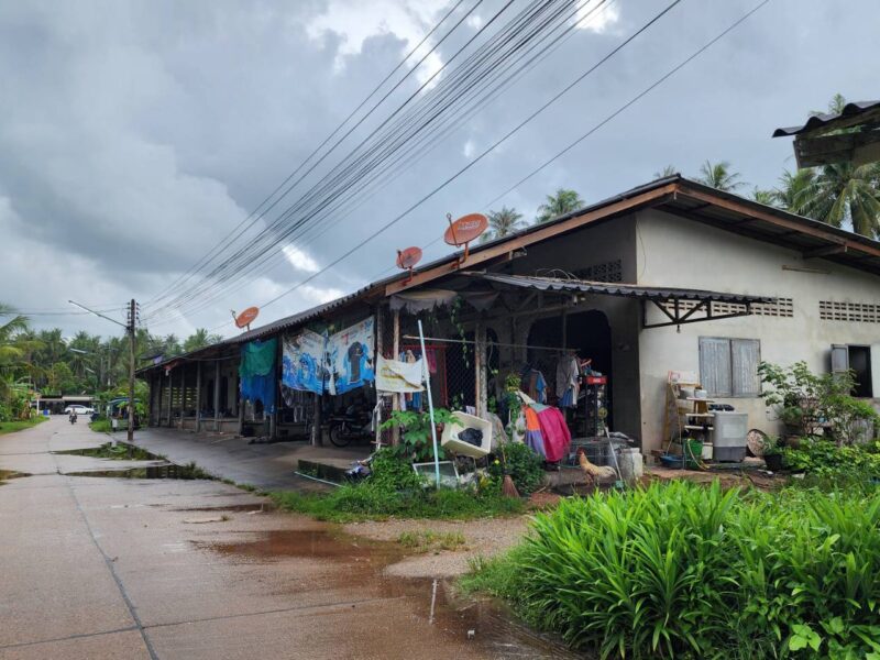 ขายด่วนห้องเช่า10ห้อง ต.ท่ายาง อ.เมือง จ.ชุมพร