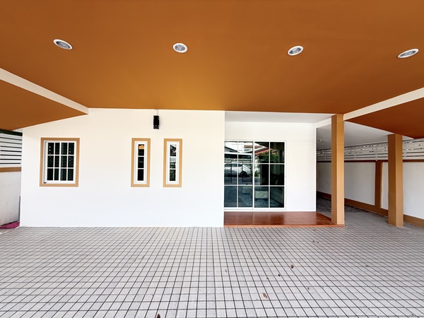 ขายบ้าน หมู่บ้านทหารกองหนุน พระยาสุเรนทร์ 28 ใกล้ตลาด, แฟชั่นไอส์แลนด์, รถไฟฟ้า โทร 094-9974744