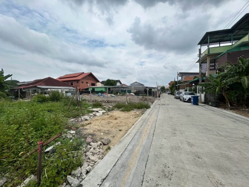ขายด่วนที่ดิน 58 ตรว ติดถนนสาธารณะ ถมแล้ว เฉลิมพระเกียรติ ร.9 ซอย 14 แยก17 ประเวศ กรุงเทพฯ