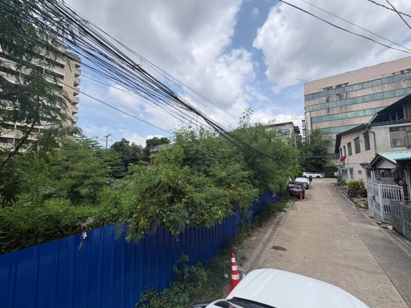 ขายที่ดินใกล้รถไฟฟ้า 181 ตรว ติดถนนสาธารณะ ถมแล้ว+ล้อมสังกะสี ซ.รามอินทรา 39 แยก14 บางเขน กทม.