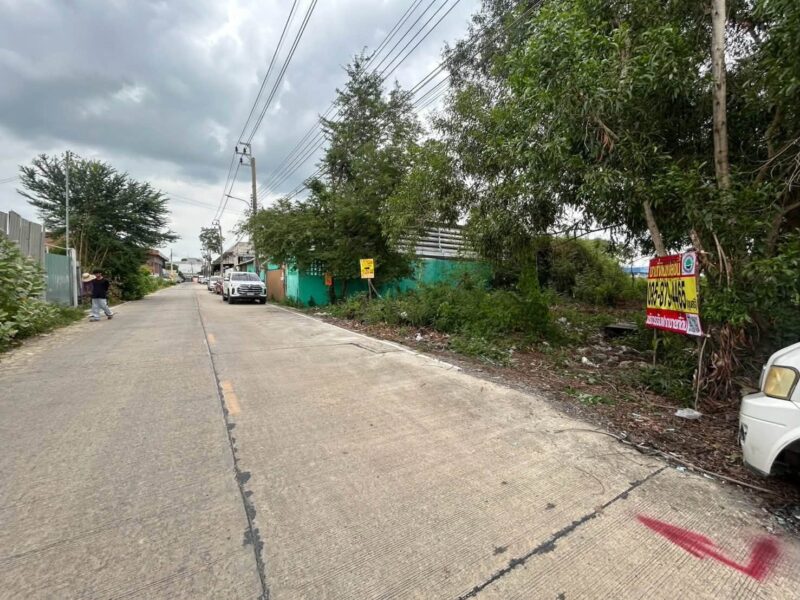 ขายที่ดิน 100 ตรว ติดถนนคอนกรีต ถมแล้ว ซ.หมู่บ้านจิตรัตนา บางบัวทอง นนทบุรี