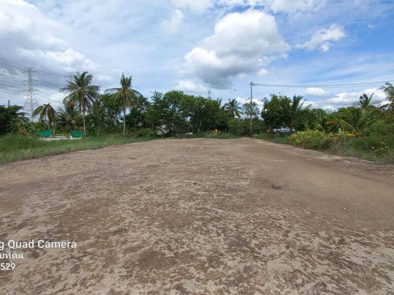 ขายด่วนที่ดินใกล้รร.บ้านคลองฝรั่ง 200 ตรว ติดถนนสาธารณะ ถมแล้ว ไทรน้อย นนทบุรี