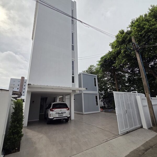 ขาย/เช่า โฮมออฟฟิศ 4 ชั้น สร้างใหม่ ซอยลาดพร้าววังหิน 32 แยก 6 ทำเลศักยภาพ เดินทางสะดวก โทร 0875170636