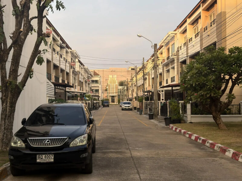 ให้เช่า บ้านกลางเมือง ทำเลดี ติดโฮมโปร สุขสวัสดิ์ พระประแดง เดินทางสะดวก