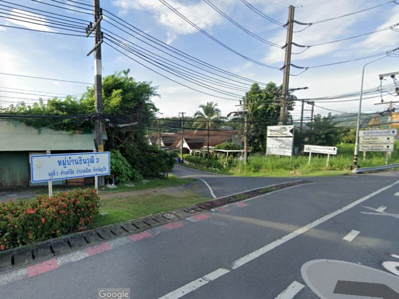 ขายที่ดินเปล่า ที่สวยกลางใจเมือง เนื้อที่ 20-1-48 ไร่ ถ.เจ้าฟ้าตะวันตก ต.ฉลอง อ.เมืองภูเก็ต พท.สีเหลือง