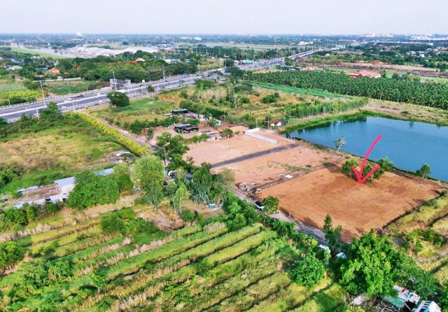 1 ขาย ที่ดิน ที่ดินถมแล้ว 2ไร่ ใกล้ถ.เลียบมอเตอร์เวย์แค่100เมตร ทำโกดัง โรงงาน ที่พัก คลอง4 คลองหลวง ปทุมฯ 086-301-6161 ชั้นทั้งหมด 1 ชั้น