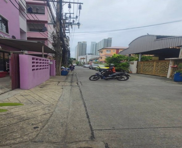 sss574 ขาย ที่ดิน ซอยพงษ์เพชร 30 ใกล้เดอะมอลล์งามวงศ์วาน