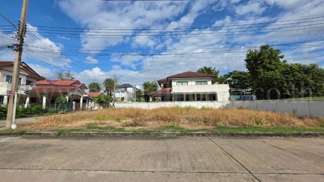 ที่ดิน 85 ตร.ว. ถมแล้ว หมู่บ้านปาริชาติ แปลงมุม ขายถูก ทำเลดี เดินทางสะดวก