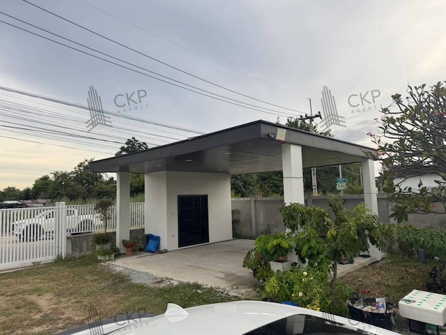 L260124 | ขายที่ดินถมแล้วพร้อมล้อมรั้ว ขนาด 100 ตร.วา ทำเลชลบุรี ใกล้ถนนข้าวหลาม เหมาะสำหรับปลูกบ้านพักอาศัย บ้านพักตากอากาศ
