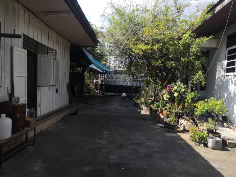 ขายที่ดินพร้อมบ้าน ซอยปรีดี พนมยงค์ 20 เขตวัฒนา กรุงเทพฯ ทำเลทอง ใกล้สุขุมวิทและ BTS พระโขนง