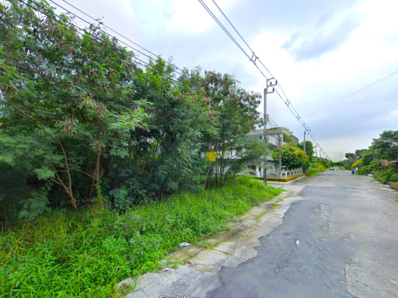 ขาย ที่ดิน หมู่บ้านชื่นกมลนิเวศน์ 7 พระยาสุเรนทร์ 75 ตรว ใกล้ถนนพระยาสุเรนทร์ เพียง 250 เมตร.