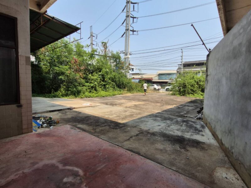 ให้เช่าที่ดินประมาณ 1 ไร่ แหล่งชุมชนใจกลางเมืองสลกบาตรเขตติดต่อระหว่างนครสวรรค์-กำแพงเพชรที่ดินปั๊มร้างในเมือง