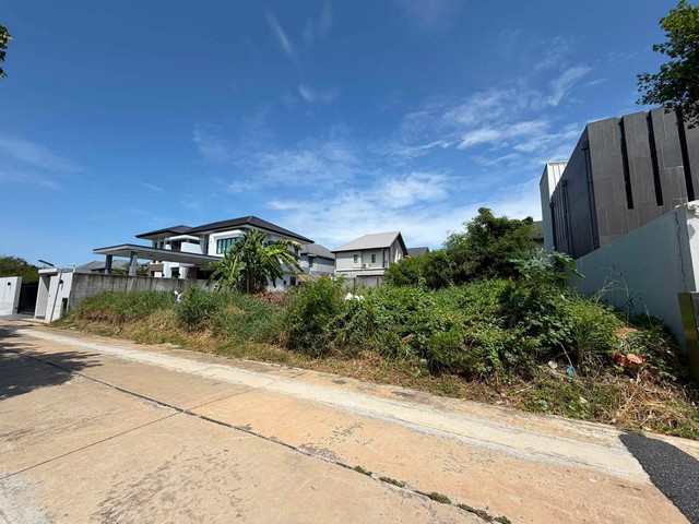 ขายที่ดิน 160 ตรว. ในหมู่บ้านปรีชา วัดหนามแดง ศรีนครินทร์ สมุทรปราการ