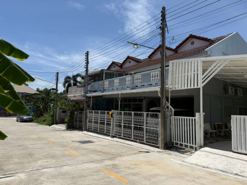 ขาย ที่ดิน ME409 ถมแล้ว พร้อมพัฒนา หมู่บ้านไทยออยล์ บางพระ ศรีราชา ชลบุรี . 100 ตรว รูปแปลงสวย ทำเลดี ใกล้เซ็นทรัลศรีราชา เพียง 3.4 Km.