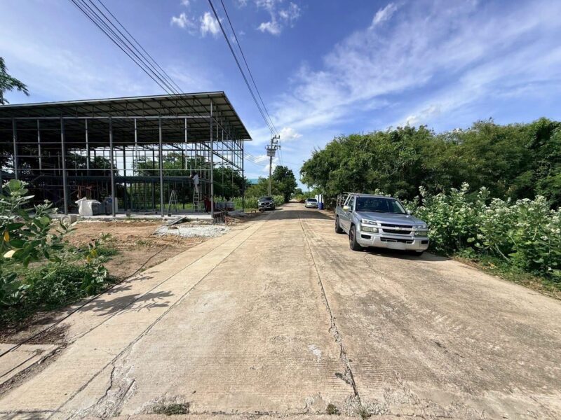 ขายที่ดินไทรน้อย 106 ตารางวา ติดถนนสาธารณะ ถมแล้ว ซอยดงรัก ไทรน้อย นนทบุรี