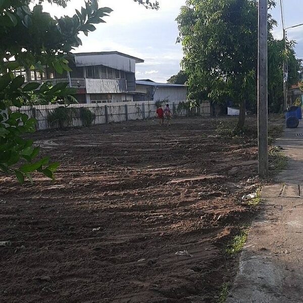 ขายที่ดิน 198 ตร.ว. ทำเลทอง ในแหล่งชุมชน ติดถนน อ.พานทอง จ.ชลบุรี โทร 0953157555