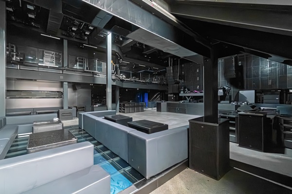 ปล่อยเช่า ผับ ไนต์คลับ (Nightclub) เซ้งอาคาร 3 ชั้น 2,100 ตรม. ทำเลใจกลางเอกมัย สามารถดำเนินธุรกิจต่อได้ทันที โทร 090-6360022