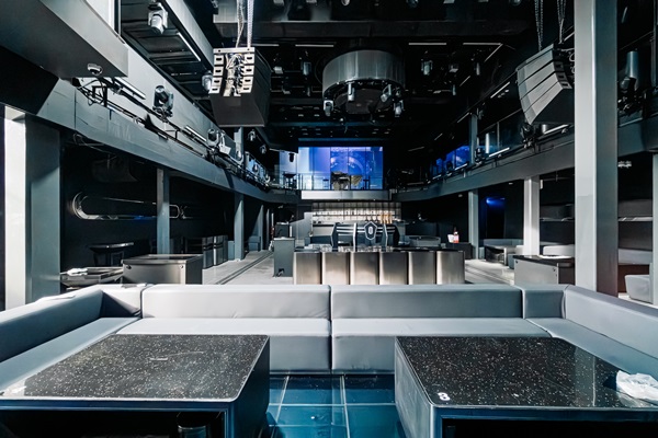 ปล่อยเช่า ผับ ไนต์คลับ (Nightclub) เซ้งอาคาร 3 ชั้น 2,100 ตรม. ทำเลใจกลางเอกมัย สามารถดำเนินธุรกิจต่อได้ทันที โทร 090-6360022