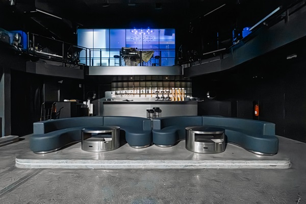 ปล่อยเช่า ผับ ไนต์คลับ (Nightclub) เซ้งอาคาร 3 ชั้น 2,100 ตรม. ทำเลใจกลางเอกมัย สามารถดำเนินธุรกิจต่อได้ทันที โทร 090-6360022