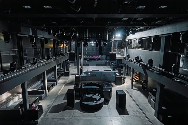 ปล่อยเช่า ผับ ไนต์คลับ (Nightclub) เซ้งอาคาร 3 ชั้น 2,100 ตรม. ทำเลใจกลางเอกมัย สามารถดำเนินธุรกิจต่อได้ทันที โทร 090-6360022