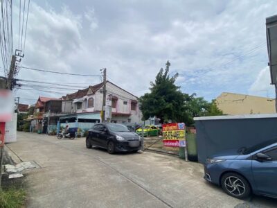 ขายด่วนที่ดินถมแล้ว 40 ตรว ติดถนนคอนกรีตสาธารณะ 2 ด้าน แปลงมุม ซ.ประชานุกูล 3 ซอย 1 บางซื่อ กรุงเทพฯ