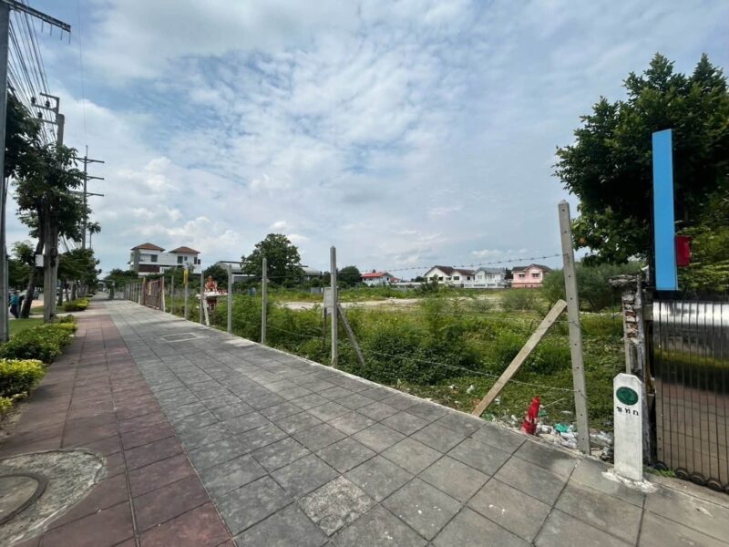 ขายด่วนที่ดิน 2-3-64 ไร่ ติดถนนพุทธมณฑลสาย 2 ถ.พุทธมณฑลสาย 2 ภาษีเจริญ กทม.