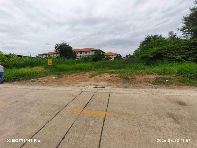 ขายด่วนที่ดิน 215 ตรว ติดถนนสาธารณะ 2 ด้าน ซ.ไอยรา 26,27 คลองหลวง ปทุมธานี