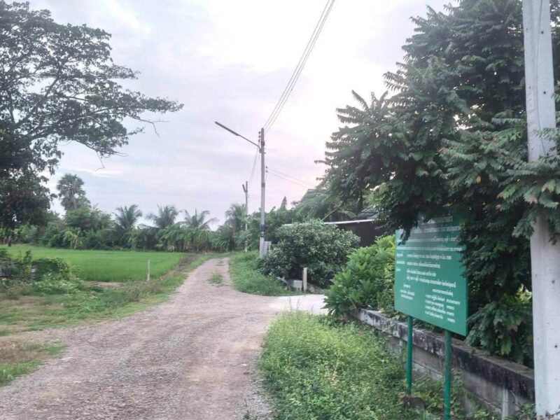 ขายด่วนที่ดิน 680 ตรว ติดถนนสาธารณะ 2 ด้าน แปลงมุม บ้านงิ้ว สามโคก ปทุมธานี