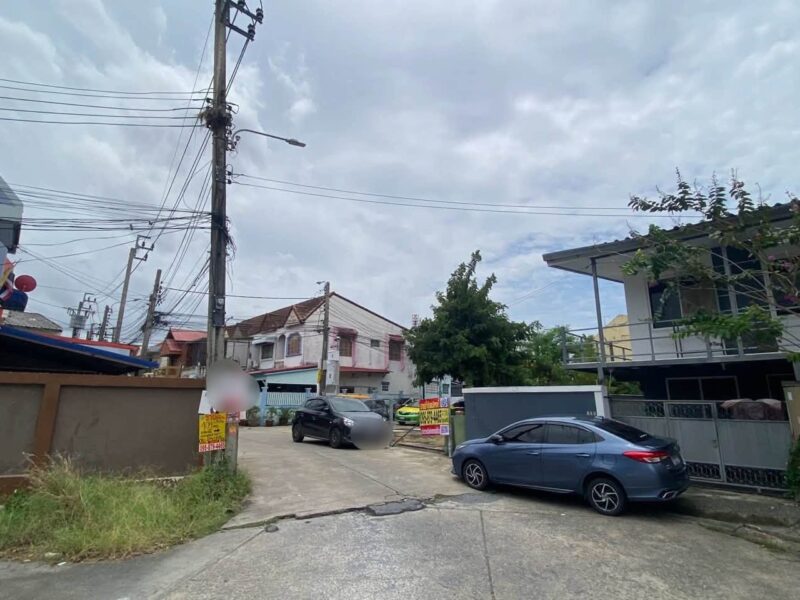 ขายด่วนที่ดินถมแล้ว 40 ตรว ติดถนนคอนกรีตสาธารณะ 2 ด้าน แปลงมุม ซ.ประชานุกูล 3 ซอย 1 บางซื่อ กรุงเทพฯ