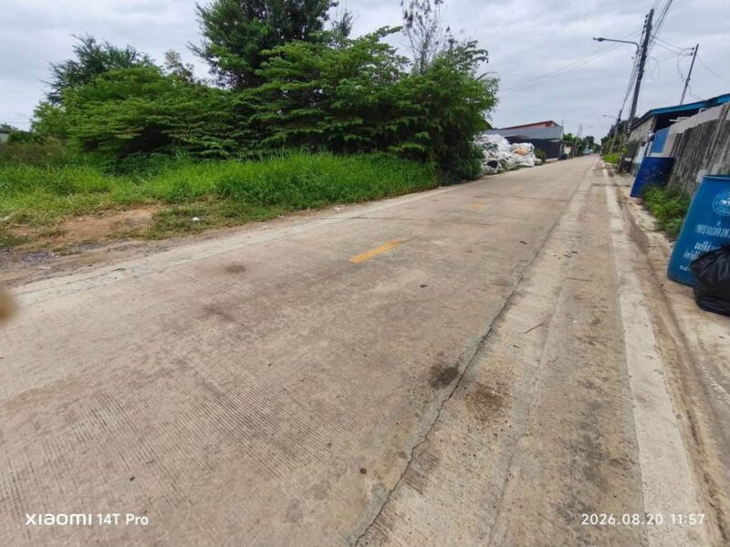 ขายด่วนที่ดิน 215 ตรว ติดถนนสาธารณะ 2 ด้าน ซ.ไอยรา 26,27 คลองหลวง ปทุมธานี