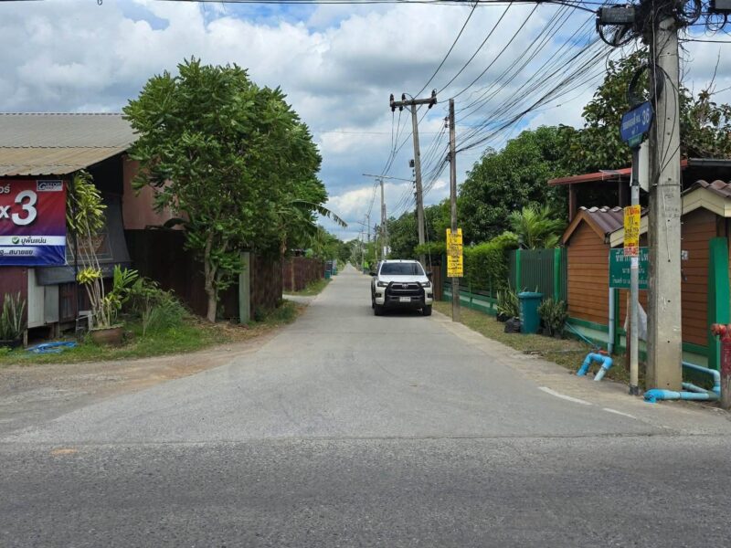 ขายที่ดิน 200 ตรว ติดถนนคอนกรีตสาธารณะ ถมแล้ว ซ.คลองสี่ ตอ.36 คลองหลวง ปทุมธานี