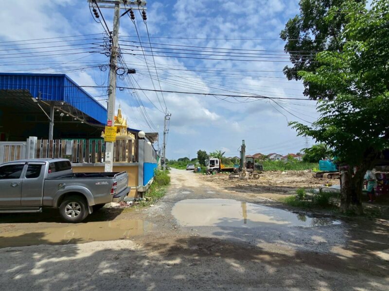 ขายด่วนที่ดินทวีวัฒนา 358 ตรว ติดถนนหินคลุก ซ.ทวีวัฒนา-กาญจนาภิเษก 24 กทม.